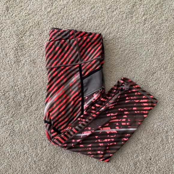 Small Petite Athleta Cropped Leggings - Picture 1 of 6